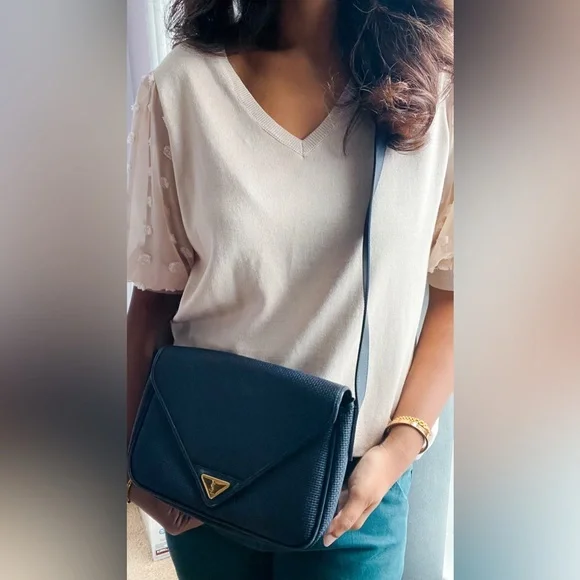 🎄 Sale!! YSL Yves Saint Laurent Crossbody Bag ✨ - Picture 4 of 15